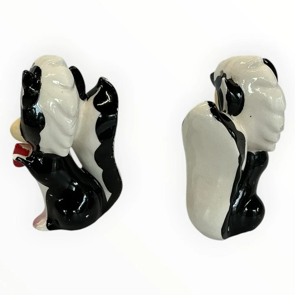 Vintage Skunk Pair Salt Pepper Shakers Japan Red Bow Ties‎ 1950